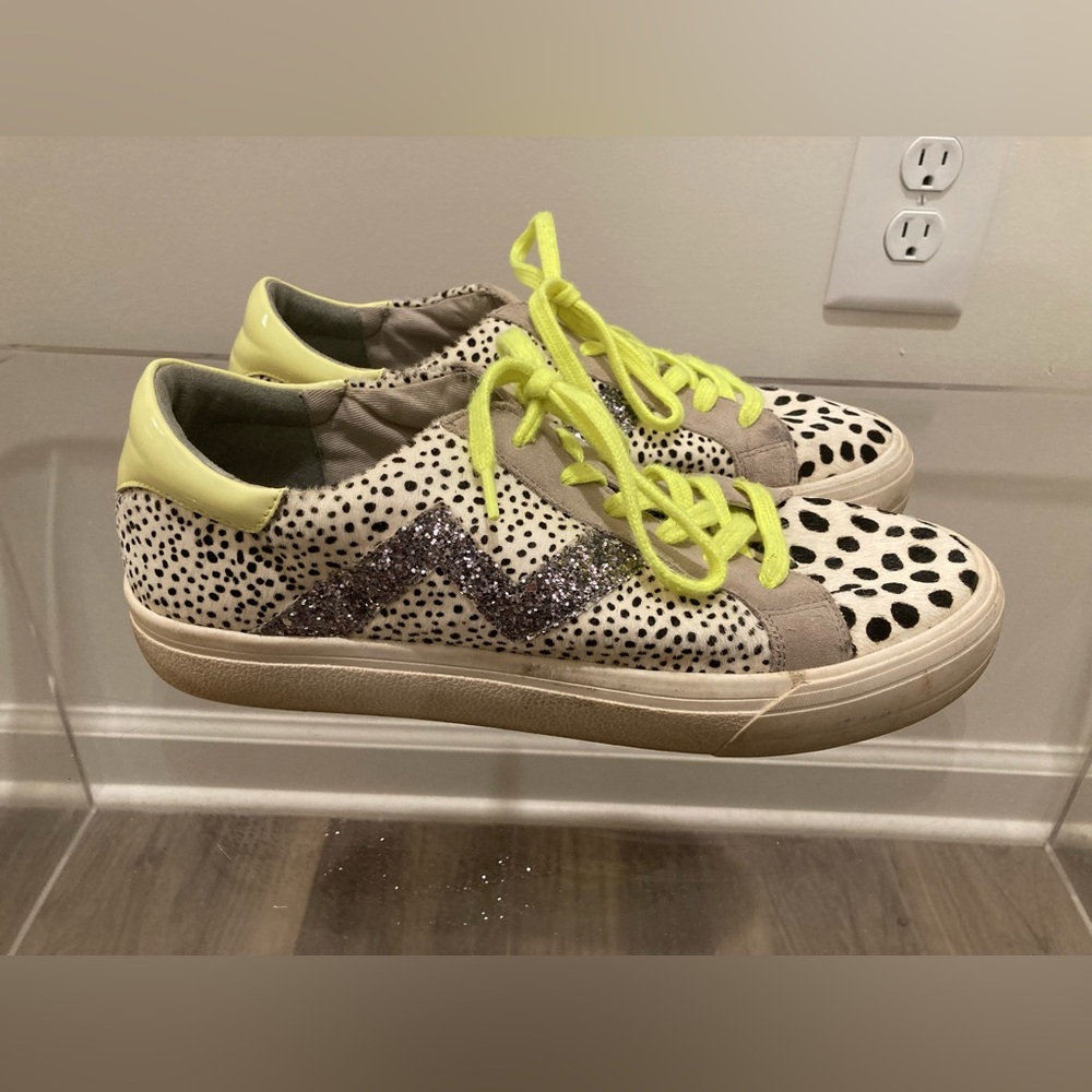 Gianni Bini sneakers size 10